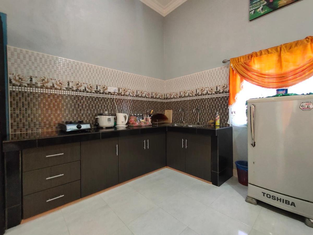 Ku'S Roomstay Pantai Cenang  Buitenkant foto